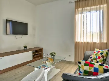 Modern Villa with Heated Pool in Novalja