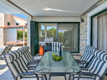 Modern Family Villa with Private Pool in Novalja