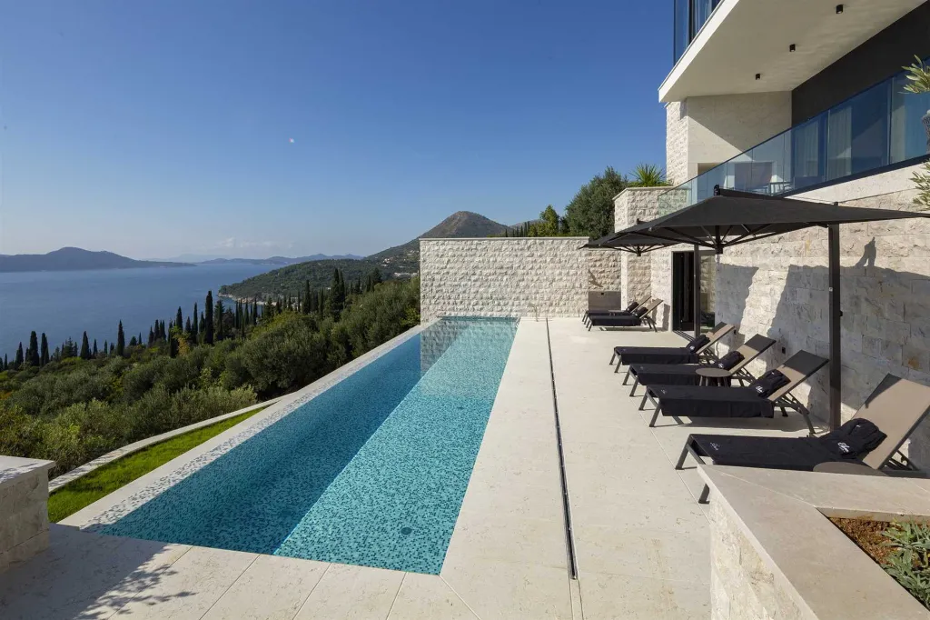 Modern 5-Bedroom Villa with Infinity Pool, Orašac