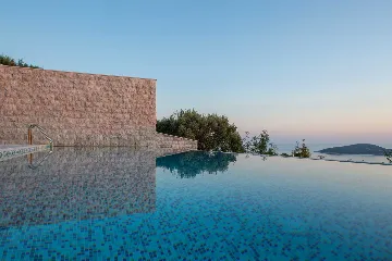 Modern Villa with Infinity Pool in Orašac