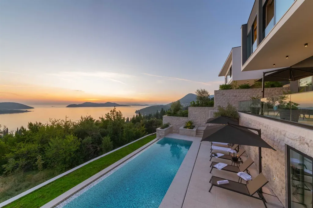 Grand Twin Villa Retreat with Pools in Orašac, Dubrovnik