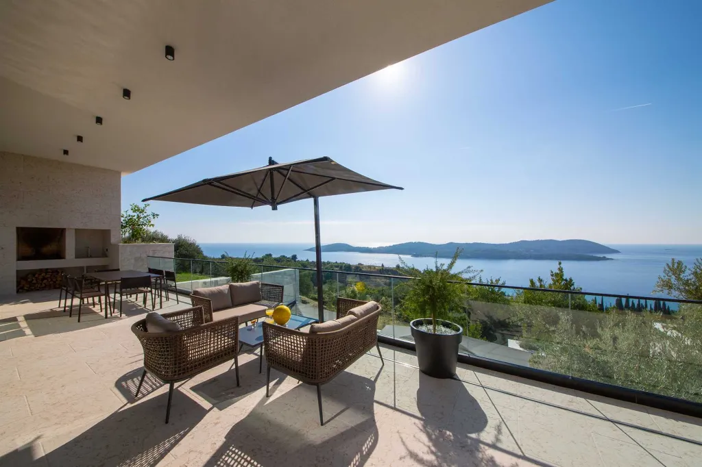 Grand Twin Villa Retreat with Pools in Orašac, Dubrovnik
