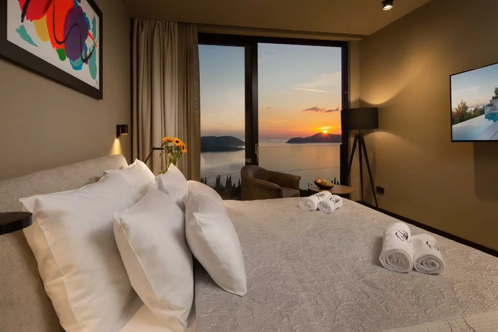 Grand Twin Villa Retreat with Pools in Orašac, Dubrovnik