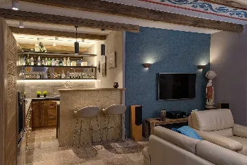 Charming Heritage Villa with Jacuzzi in Hvar