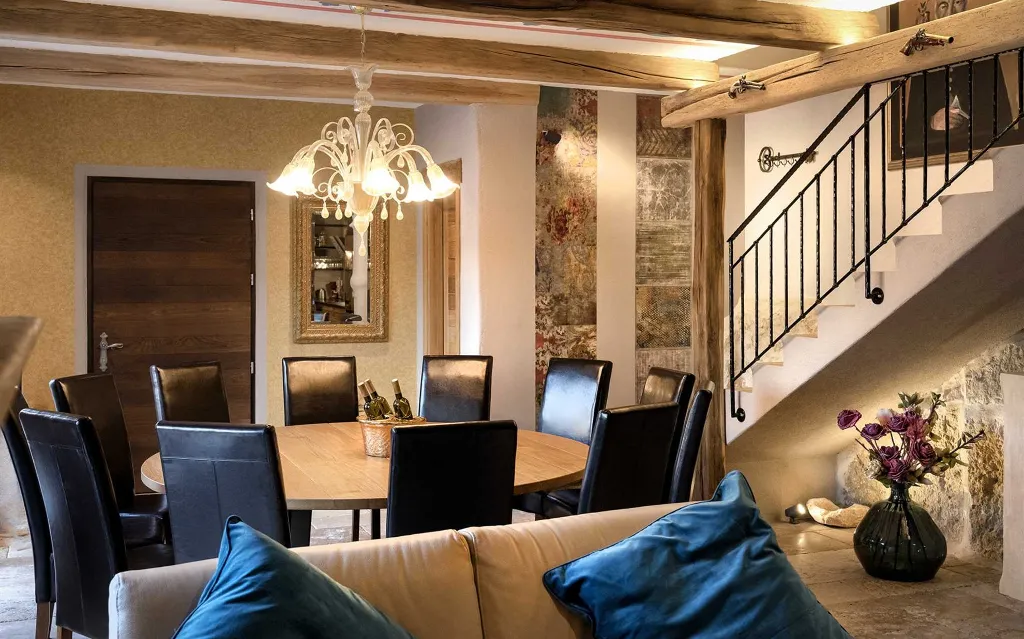 Charming Heritage Villa with Jacuzzi in Hvar