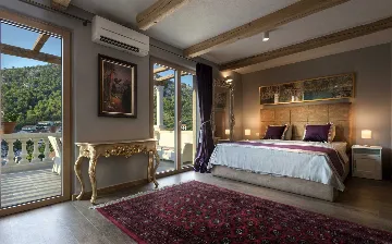 Charming Heritage Villa with Jacuzzi in Hvar