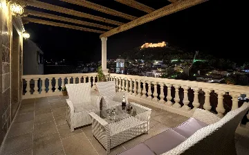 Charming Heritage Villa with Jacuzzi in Hvar