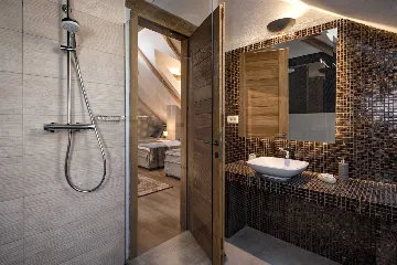 Charming Heritage Villa with Jacuzzi in Hvar