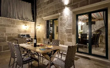 Charming Heritage Villa with Jacuzzi in Hvar