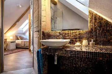 Charming Heritage Villa with Jacuzzi in Hvar