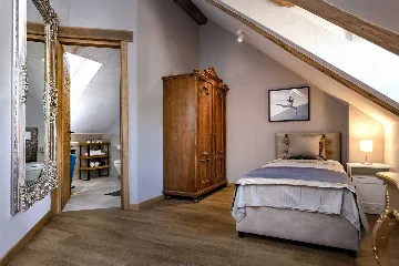 Charming Heritage Villa with Jacuzzi in Hvar