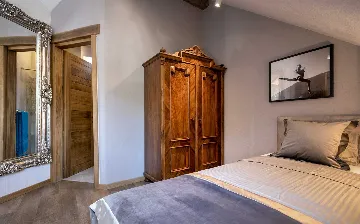 Charming Heritage Villa with Jacuzzi in Hvar