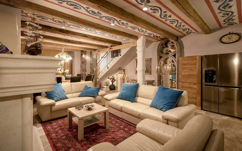 Charming Heritage Villa with Jacuzzi in Hvar