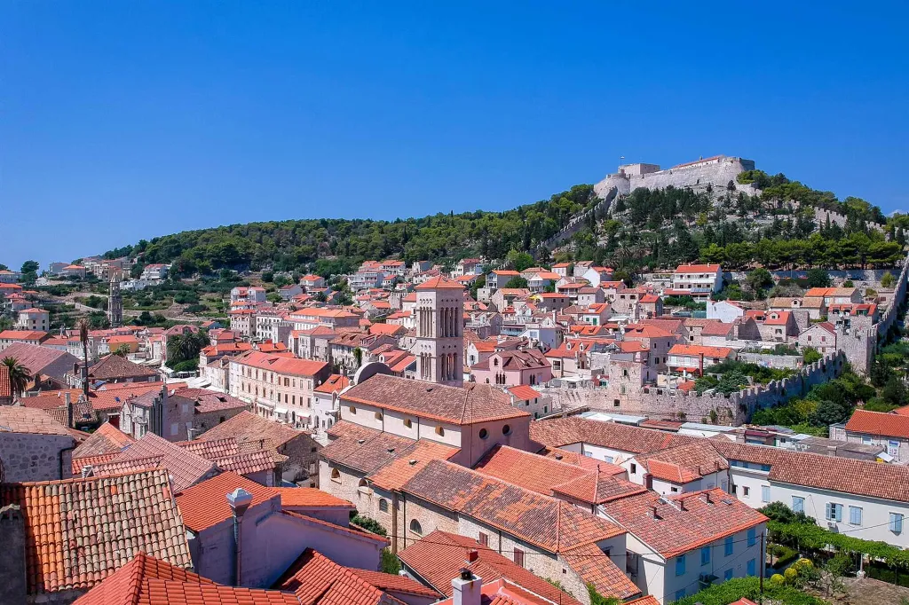 Charming Heritage Villa with Jacuzzi in Hvar