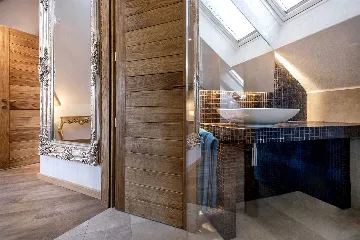 Charming Heritage Villa with Jacuzzi in Hvar