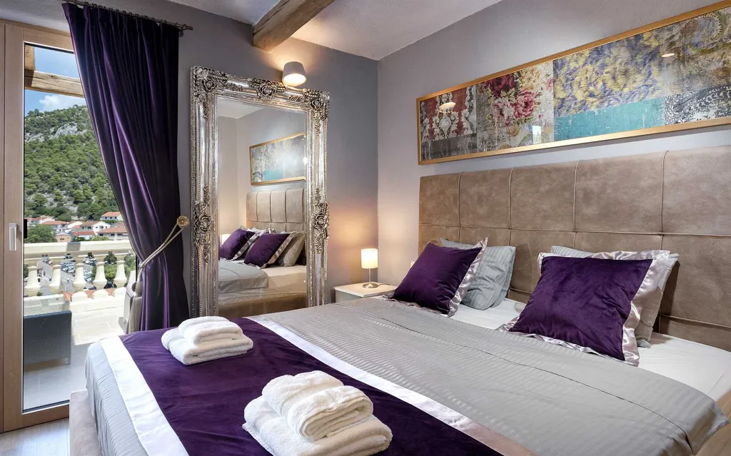Charming Heritage Villa with Jacuzzi in Hvar