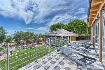 Spacious Beachfront Villa with Pool in Murter