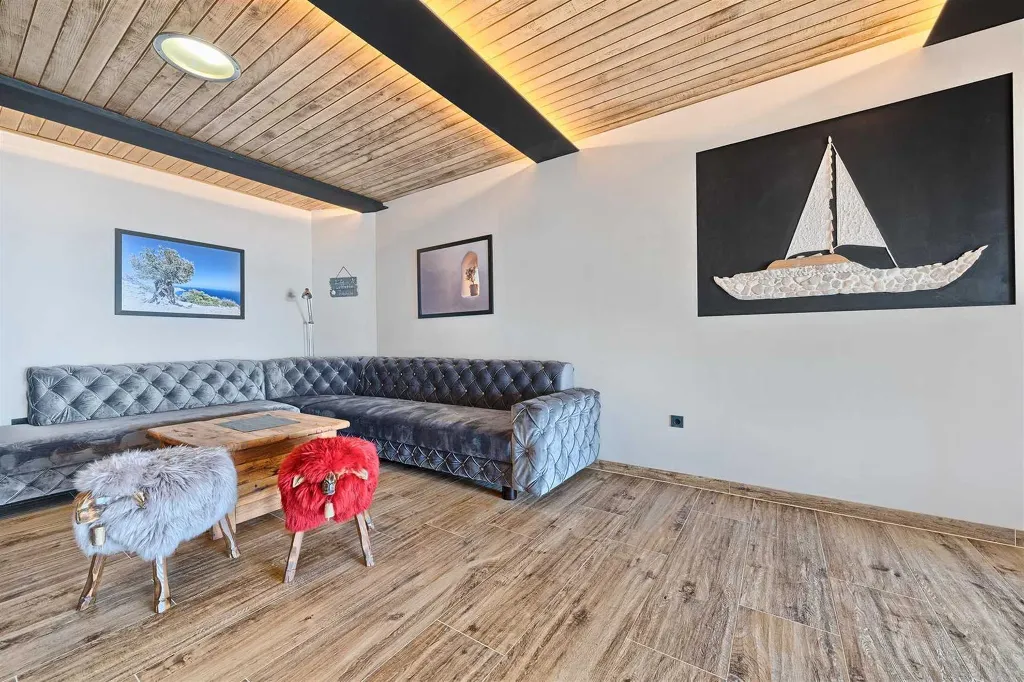 Spacious Beachfront Villa with Pool in Murter