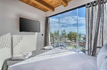 Spacious Beachfront Villa with Pool in Murter