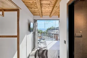 Spacious Beachfront Villa with Pool in Murter