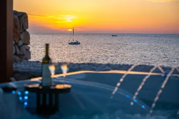 Island Retreat Villa with Lighthouse, Vis