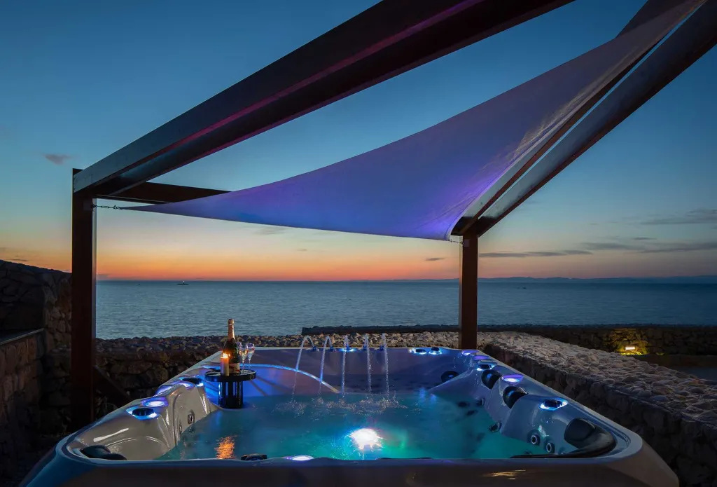 Island Retreat Villa with Lighthouse, Vis
