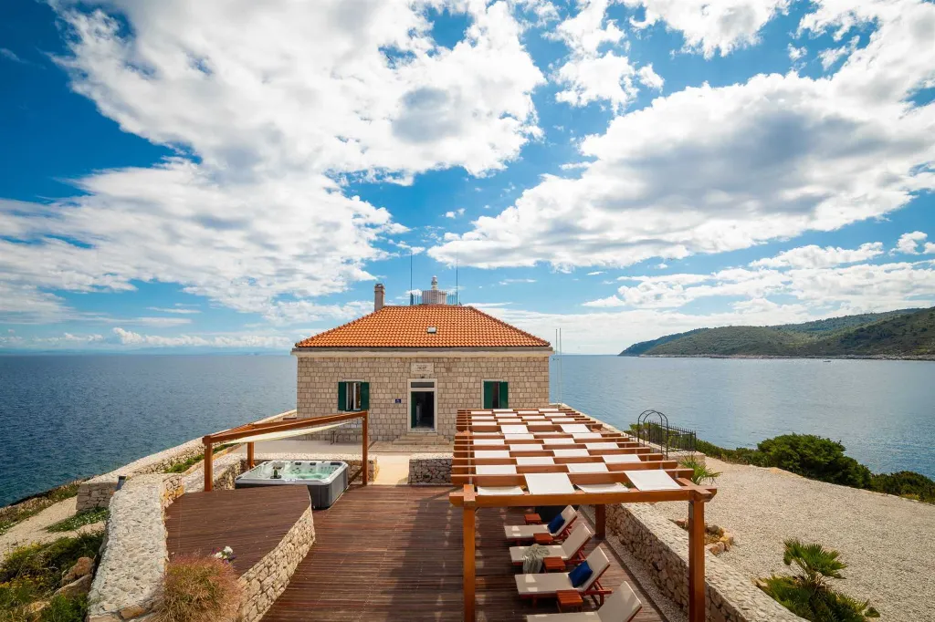 Island Retreat Villa with Lighthouse, Vis