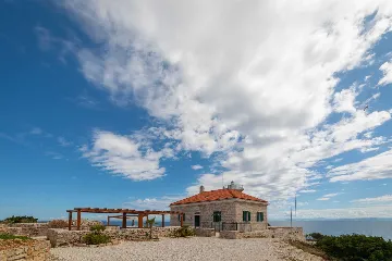 Island Retreat Villa with Lighthouse, Vis