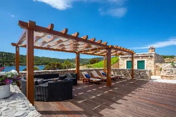 Island Retreat Villa with Lighthouse, Vis