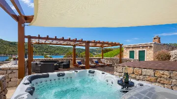 Island Retreat Villa with Lighthouse, Vis