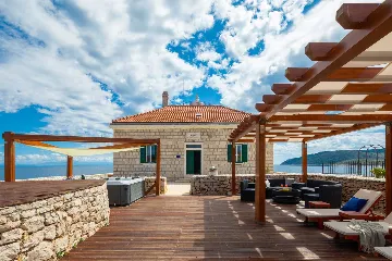 Island Retreat Villa with Lighthouse, Vis