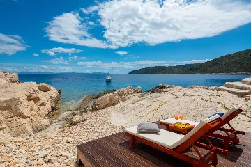 Island Retreat Villa with Lighthouse, Vis