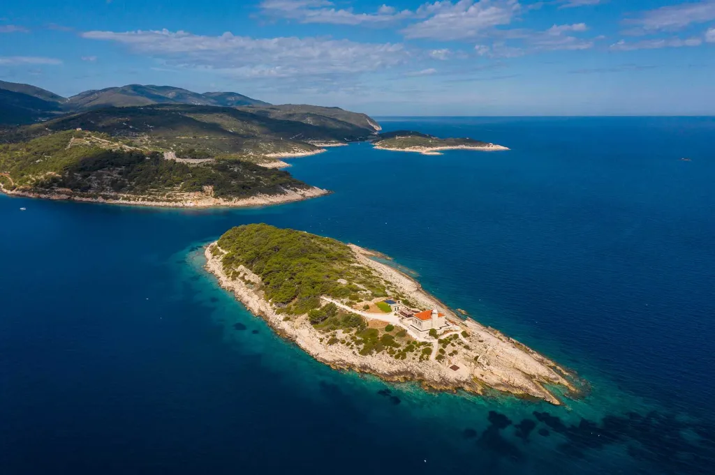 Island Retreat Villa with Lighthouse, Vis