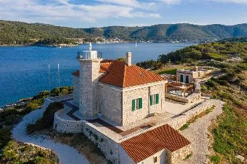 Island Retreat Villa with Lighthouse, Vis