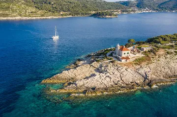 Island Retreat Villa with Lighthouse, Vis