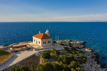 Island Retreat Villa with Lighthouse, Vis