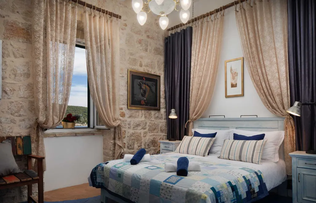 Island Retreat Villa with Lighthouse, Vis