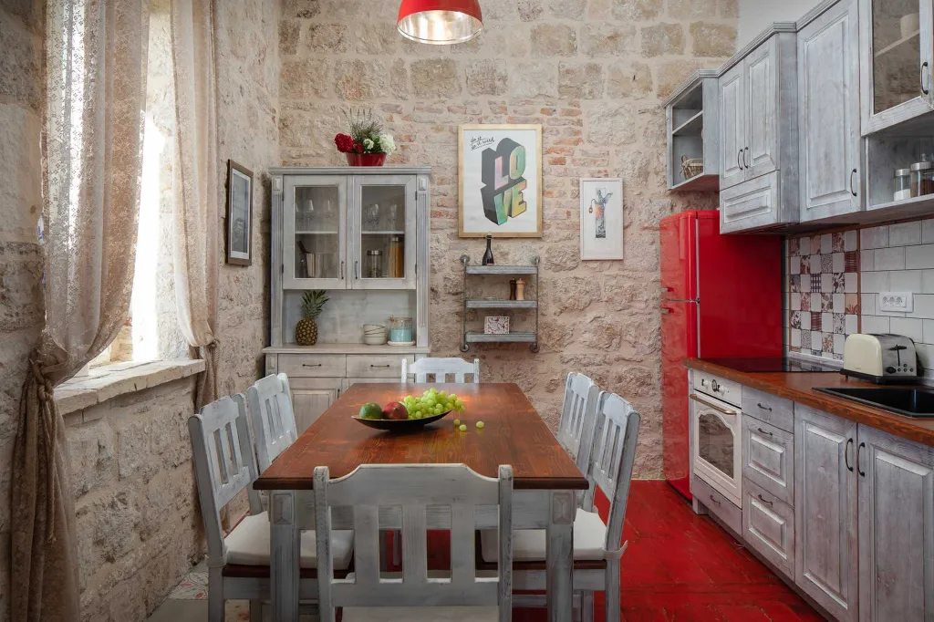 Island Retreat Villa with Lighthouse, Vis