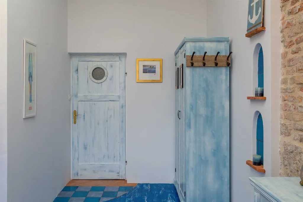 Island Retreat Villa with Lighthouse, Vis
