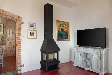 Island Retreat Villa with Lighthouse, Vis