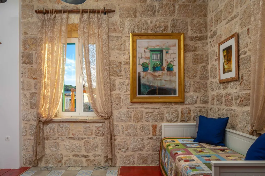 Island Retreat Villa with Lighthouse, Vis