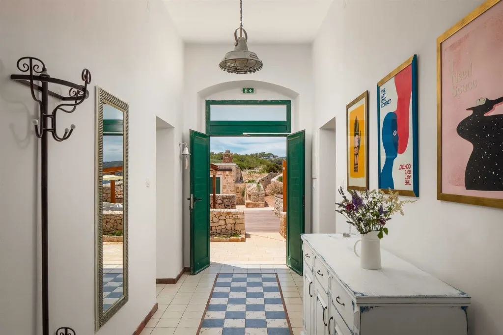 Island Retreat Villa with Lighthouse, Vis