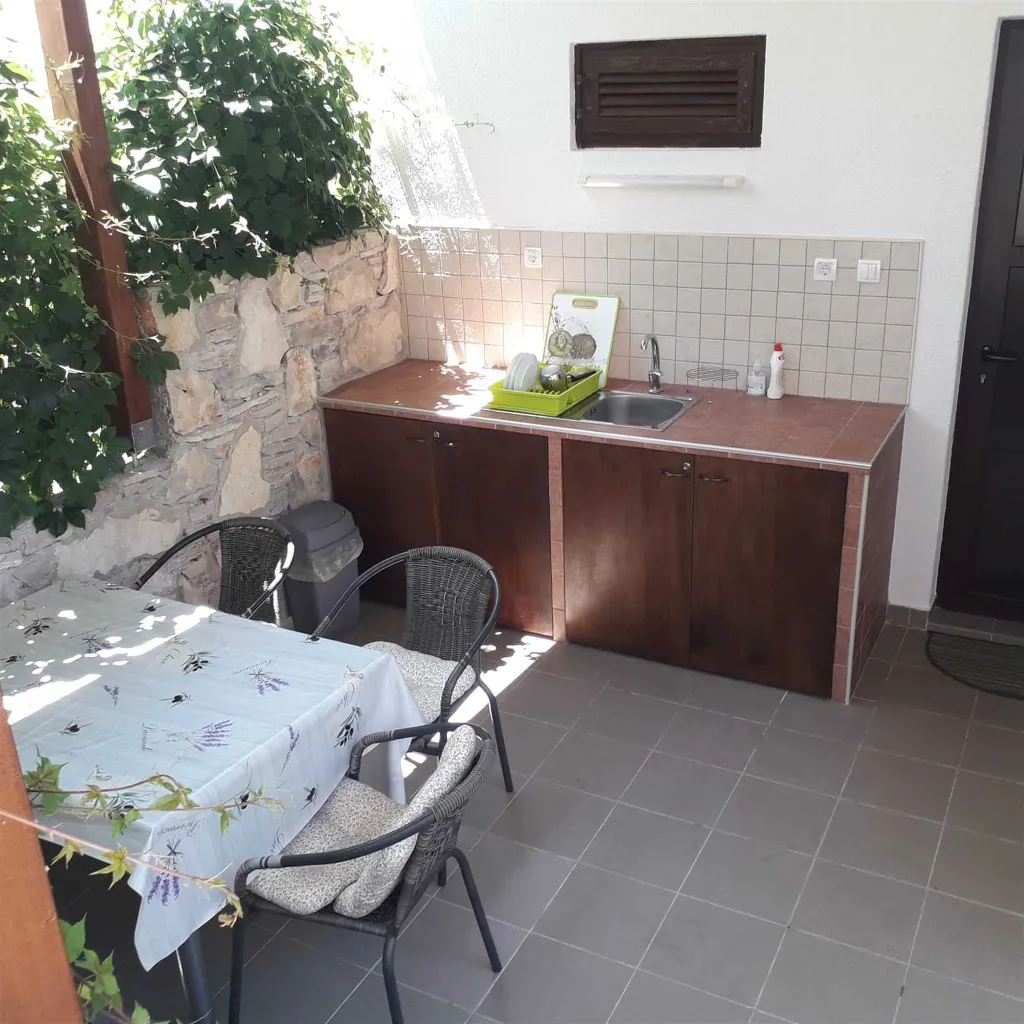Cozy Pine Terrace Apartment Šolta
