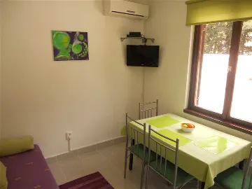 Cozy Pine Terrace Apartment Šolta