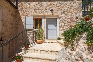 Sunlit Country Villa Retreat in Hvar Hills