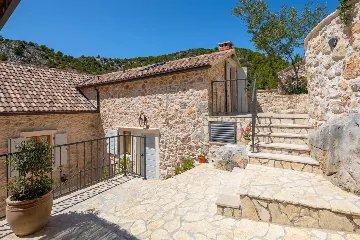 Sunlit Country Villa Retreat in Hvar Hills