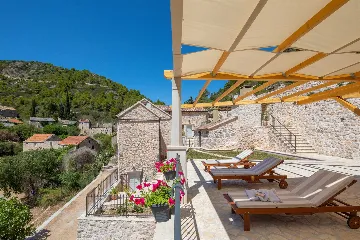 Sunlit Country Villa Retreat in Hvar Hills