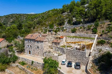 Sunlit Country Villa Retreat in Hvar Hills