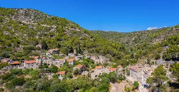 Sunlit Country Villa Retreat in Hvar Hills