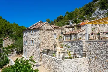 Sunlit Country Villa Retreat in Hvar Hills